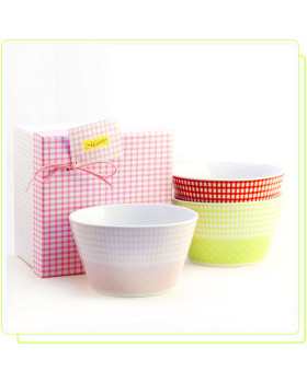 Maestro portselanist kausid. 2 gb, ø 14 cm. värv: punane. Maestro portselanist kausid. 2 gb, ø 14 cm. värv: punane.