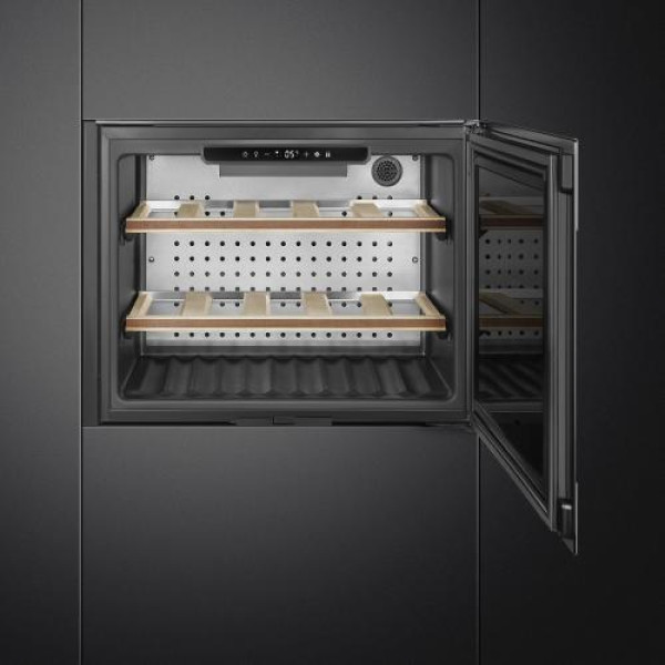 Veinikülmik smeg classic, integreeritav, h 46 cm, 56 l, puutetundlik, klaasuks, must/rv teras Veinikülmik smeg classic, integreeritav, h 46 cm, 56 l, puutetundlik, klaasuks, must/rv teras