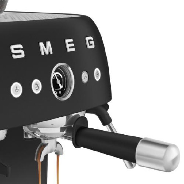 Espresso kohvimasin kohviveskiga smeg, 50`ndate stiil, matt must