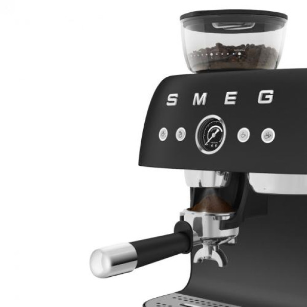 Espresso kohvimasin kohviveskiga smeg, 50`ndate stiil, matt must