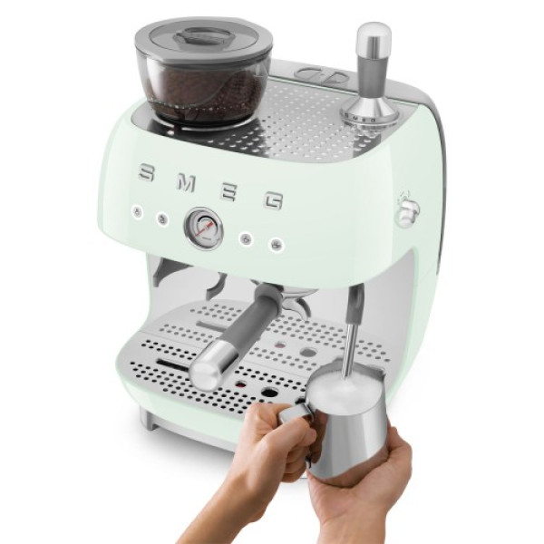 Espresso kohvimasin kohviveskiga smeg, 50`ndate stiil, pastellroheline Köögitehnika