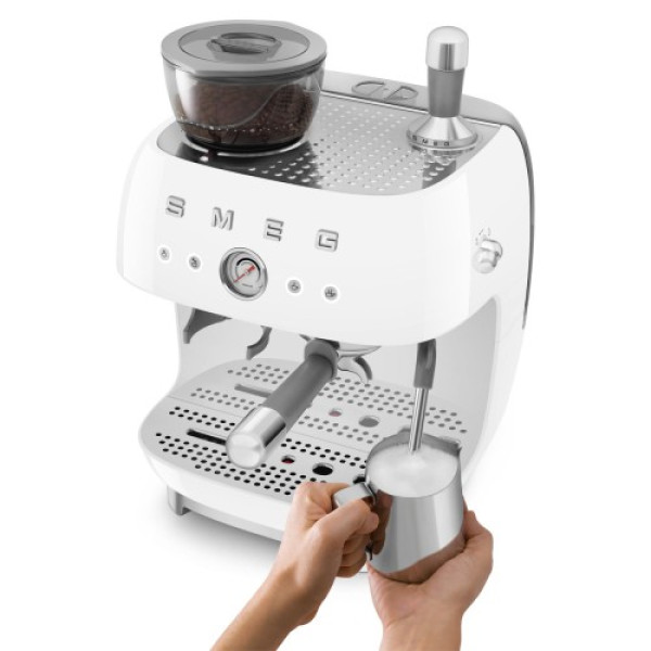 Espresso kohvimasin kohviveskiga smeg, 50`ndate stiil, valge Köögitehnika