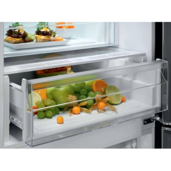 Külmik electrolux, 186 cm, 230/101 l, 38 db, elektrooniline juhtimine, rv teras Külmik electrolux, 186 cm, 230/101 l, 38 db, elektrooniline juhtimine, rv teras