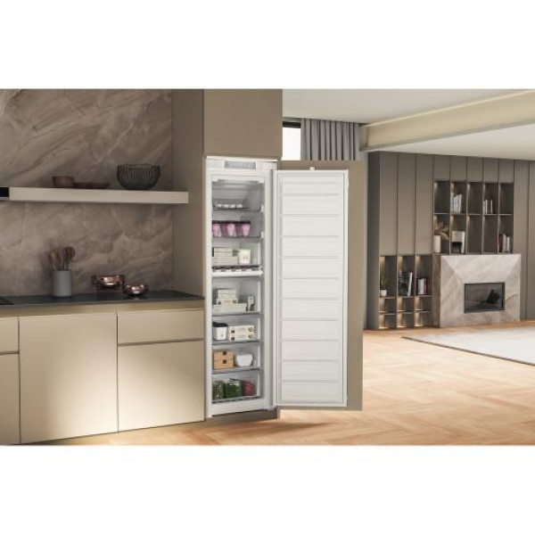Sügavkülmik whirlpool, integreeritav, 177 cm, 209 l, 38 db, elektrooniline juhtimine, nofrost, valge