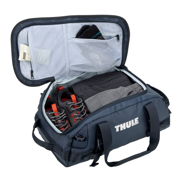 Thule 5586 Chasm 30L duffel bag darkest blue