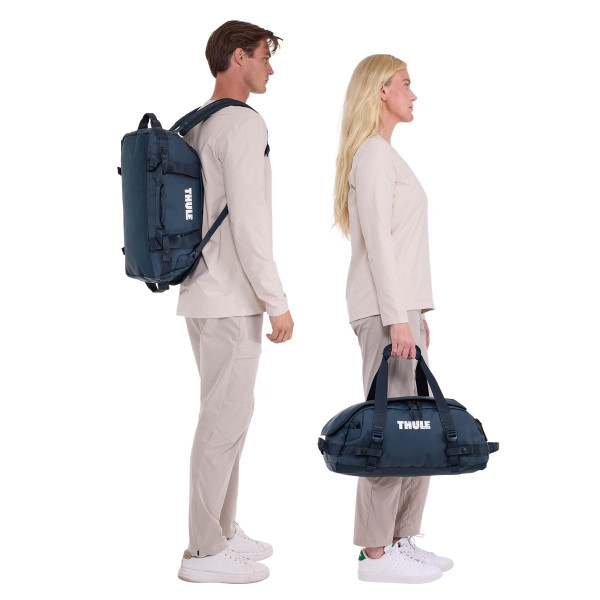 Thule 5586 Chasm 30L duffel bag darkest blue