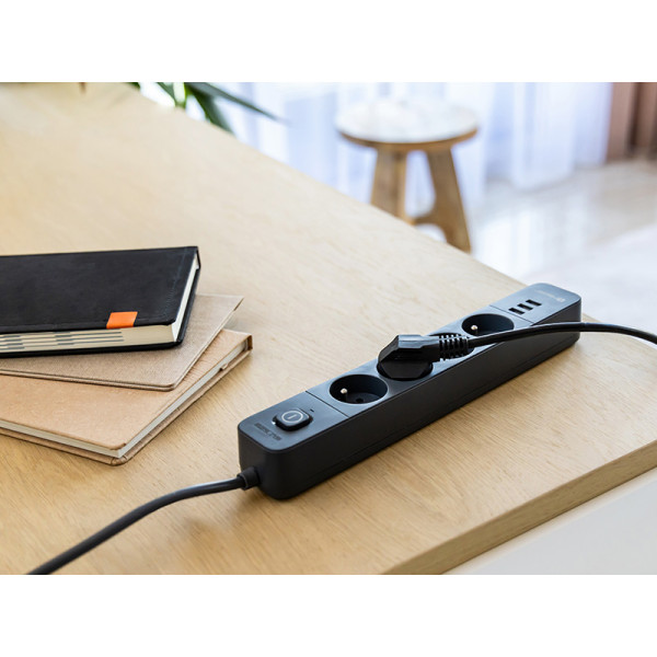 Tracer 47027 Power Line+ 1.5m (4 outlets +3x USB A, 5V 2,4A)