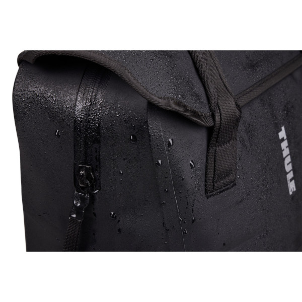 Thule 5480 Shield BP Inlock 23L  Black